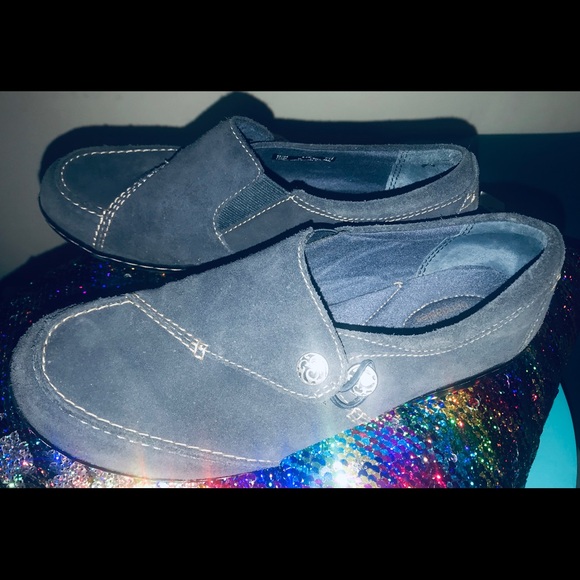 Clarks Shoes - 🔷 CLARKS Leather Suede Blue Shoes 8.5, Sold as is